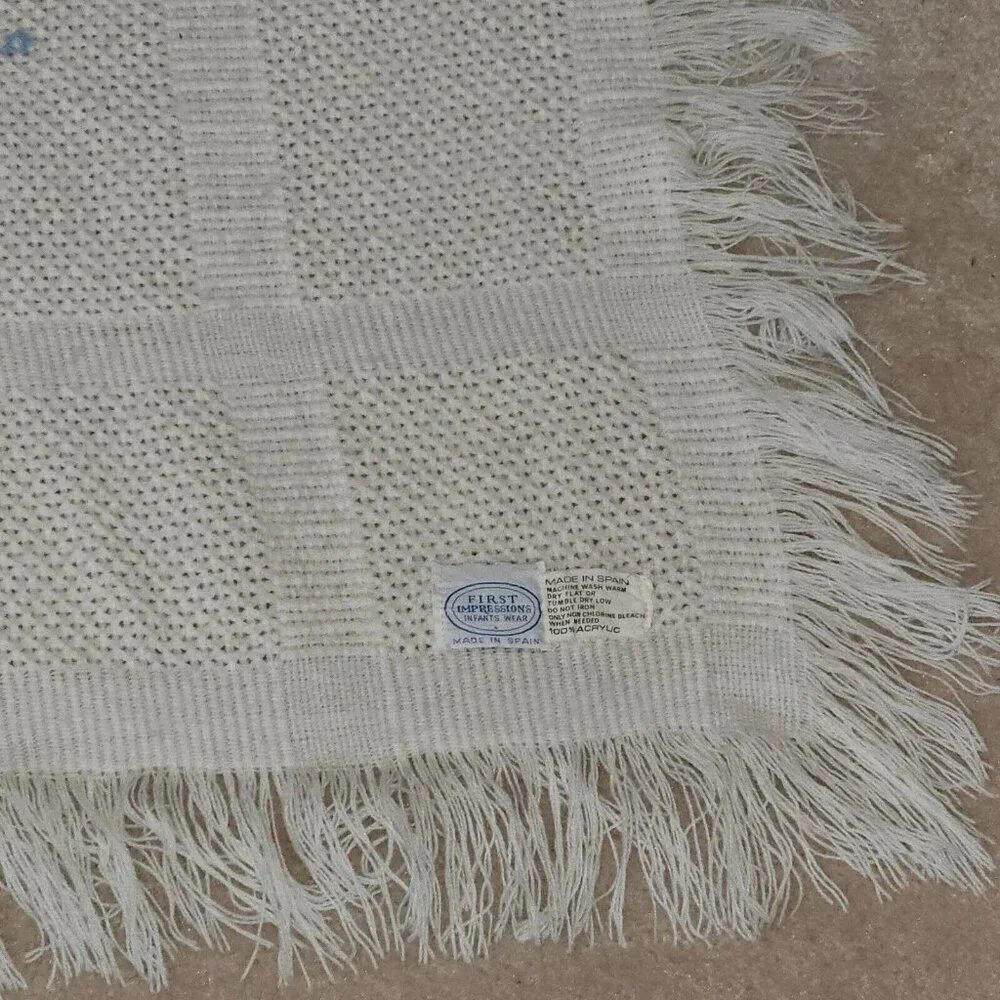 VTG First Impressions White Knit Baby Blanket Acrylic Spain Blue Bebe Stitching